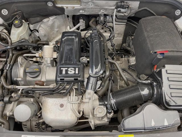 ●当店では、各メーカーの専用診断テスターを導入。国家資格を持つテクニカルスタッフも常駐しておりますので、万が一の際にも安心してご利用いただけます。