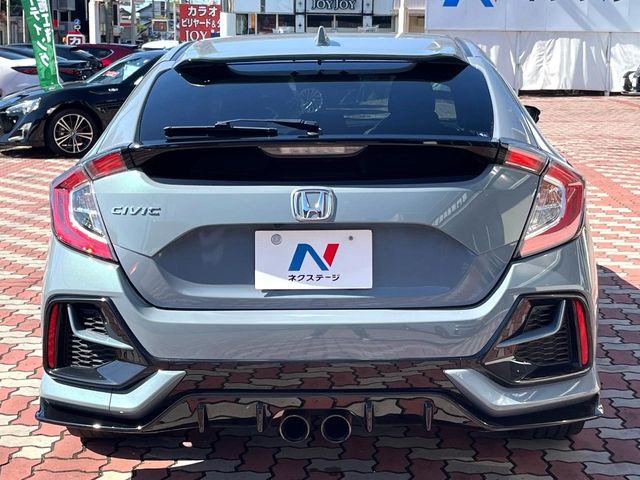 安心の最長10年・走行無制限保証(有償)をご用意。保証内容も充実はもちろん、無料点検&オイル交換や、年中無休の全国・24時間ロードサービスも付帯されておりますのでご安心下さい。