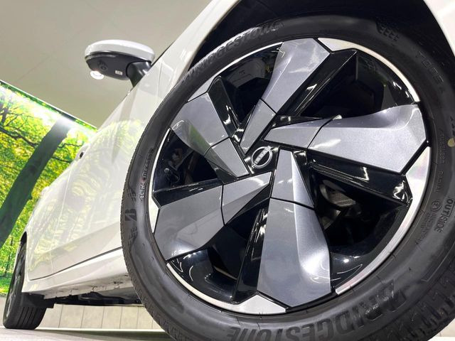 �y����17�C���`�A���~�z�C�[���z�O�ςɃ}�b�`���������A���~�z�C�[���𑕒����Ă���܂��B�e��ЊO�A���~�z�C�[����A�X�^�b�h���X�^�C�����戵�����Ă���܂��B���񂲑��k����������