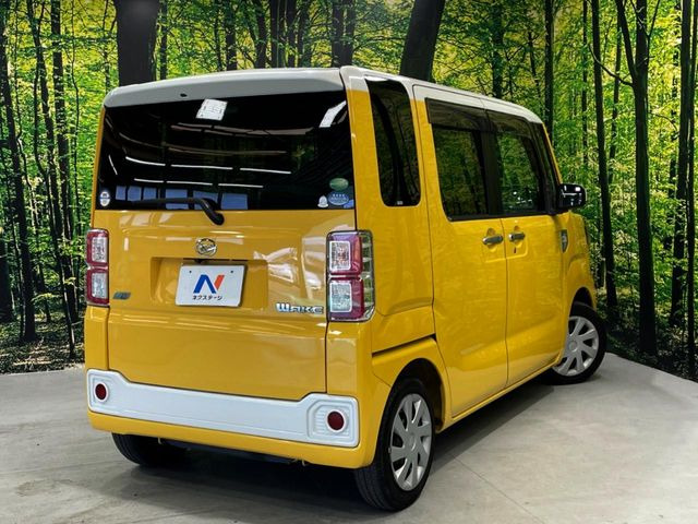 大好評のボディコーティング「弾スプラッシュコート」もご納車までに施工可能。通常のガラスコートと異なる、耐久年数6年の無機質ガラスコーティングが、ボディをキレイな状態に保ってくれます。