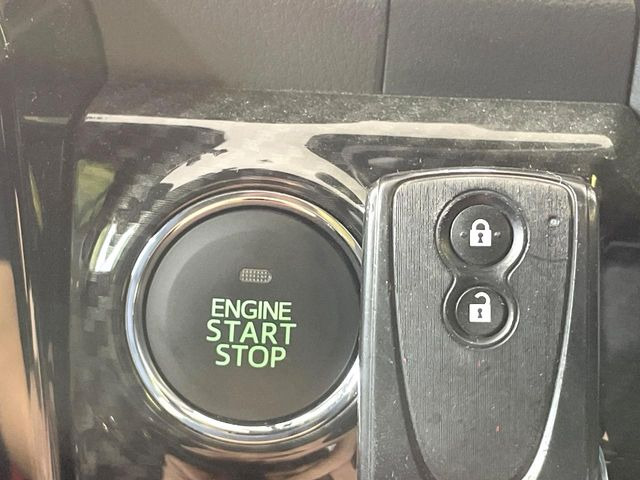 �y�L�[�t���[�V�X�e���z�J�o����|�P�b�g�ɓ��ꂽ�܂܂ł��h�A�̎{���E�������\�ȃX�}�[�g�L�[�𑕔��B�G���W���̃I���E�I�t�����J�M�����o���K�v����������Ƃ��Ă��֗��ł���