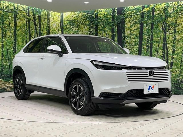 高透明度のガラス皮膜で撥水はもちろん、上質なツヤ・光沢を実現。紫外線や酸性雨から大切な愛車を保護し、色あせ・劣化を防止。「弾スプラッシュコート」、「弾プリミッサコート」からお選びいただけます。