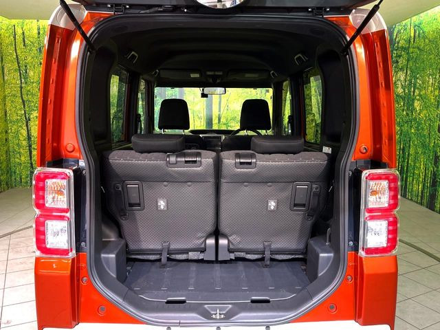 普段のお買い物や通勤、送迎等に十分な荷室スペースを確保しております。セカンドシートを倒すと、大きな荷物の積載も可能です♪