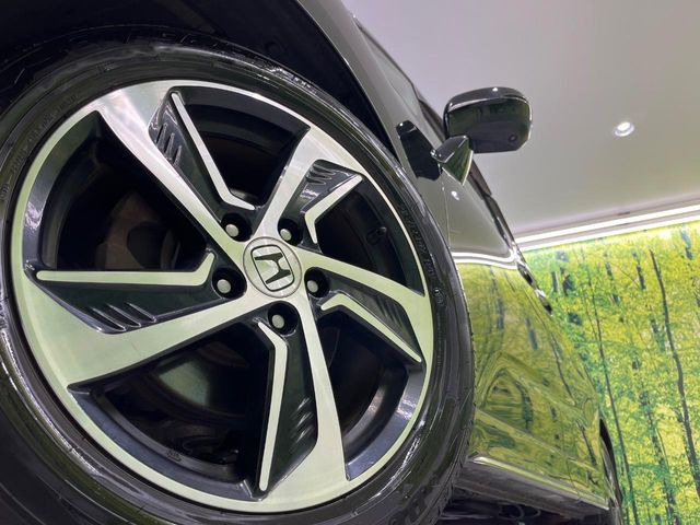 �y����17�C���`�A���~�z�C�[���z�O�ςɃ}�b�`���������A���~�z�C�[���𑕒����Ă���܂��B�e��ЊO�A���~�z�C�[����A�X�^�b�h���X�^�C�����戵�����Ă���܂��B���񂲑��k����������