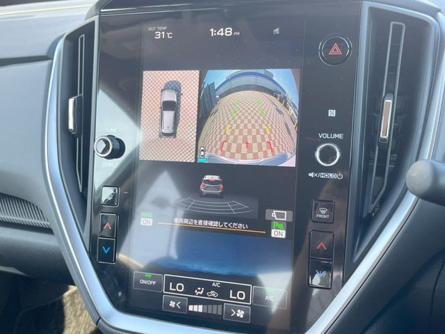 �y�f�W�^���}���`�r���[���j�^�[�z�Ԃ̃t�����g��T�C�h�̃J�����摜�𓯎��Ƀ��j�^�[�\�����邱�ƂŁA���H�⋷�����𑖍s���ł����͂̏󋵊m�F���ł����S!�{�iSUV�ɂ��ꂵ�������ł���