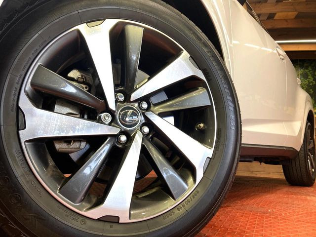 �y�����I�v�V����18�C���`�A���~�z�C�[���z�����I�v�V�����z�C�[���𑕒��B���s���\�̌���ɉ����A�O�ς����X�^�C���b�V���ɂȂ��Ă��܂��B