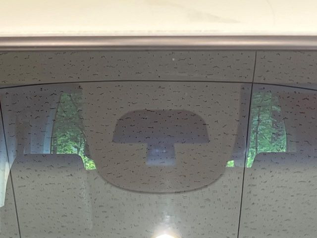 【シティブレーキアクティブシステム】低速走行中に前方の車両等を認識し、衝突しそうな時は警報とブレーキで衝突回避と被害軽減をアシスト。より安全にドライブをお楽しみいただけます。