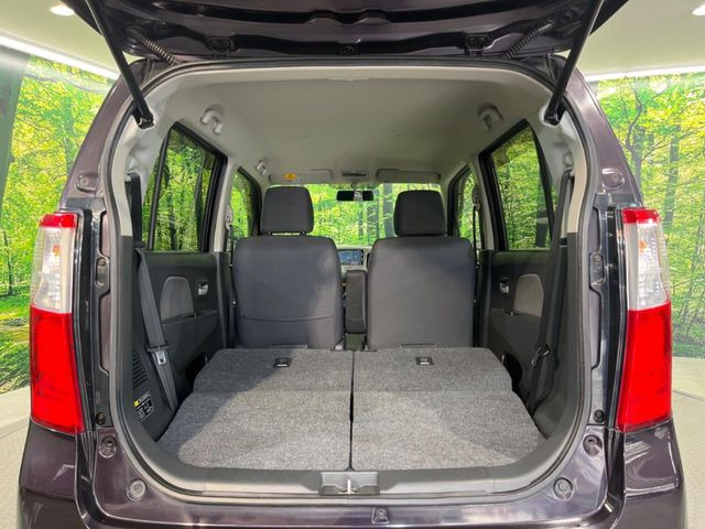 普段のお買い物や通勤、送迎等に十分な荷室スペースを確保しております。セカンドシートを倒すと、大きな荷物の積載も可能です♪