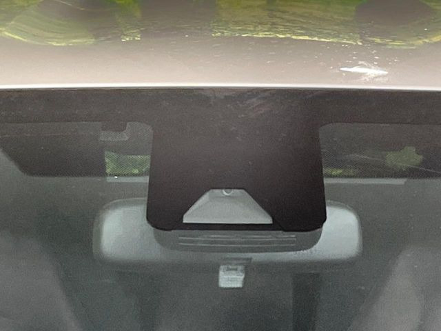 �y�g���^�Z�[�t�e�B�Z���X�z���s���ɑO���̎ԗ�����F�����A�Փ˂������Ȏ��͌x��ƃu���[�L�ŏՓˉ���Ɣ�Q�y�����A�V�X�g�B�����S�Ƀh���C�u�����y���݂��������܂��B