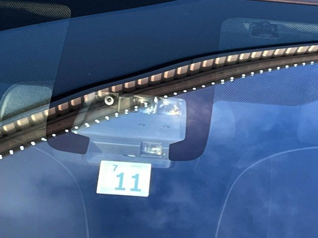 �y�g���^�Z�[�t�e�B�Z���X�z���s���ɑO���̎ԗ�����F�����A�Փ˂������Ȏ��͌x��ƃu���[�L�ŏՓˉ���Ɣ�Q�y�����A�V�X�g�B�����S�Ƀh���C�u�����y���݂��������܂��B