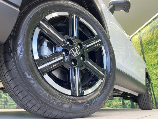 �y����16�C���`�A���~�z�C�[���z�O�ςɃ}�b�`���������A���~�z�C�[���𑕒����Ă���܂��B�e��ЊO�A���~�z�C�[����A�X�^�b�h���X�^�C�����戵�����Ă���܂��B���񂲑��k����������