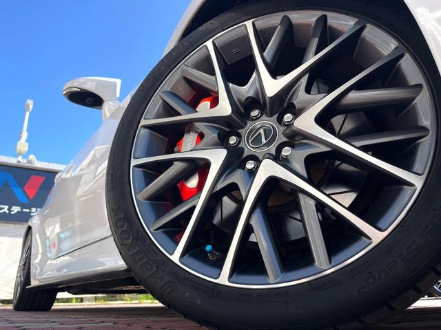 【純正19インチアルミホイール】外観にマッチした純正アルミホイールを装着しております。各種社外アルミホイールや、スタッドレスタイヤも取扱いしております。是非ご相談ください♪