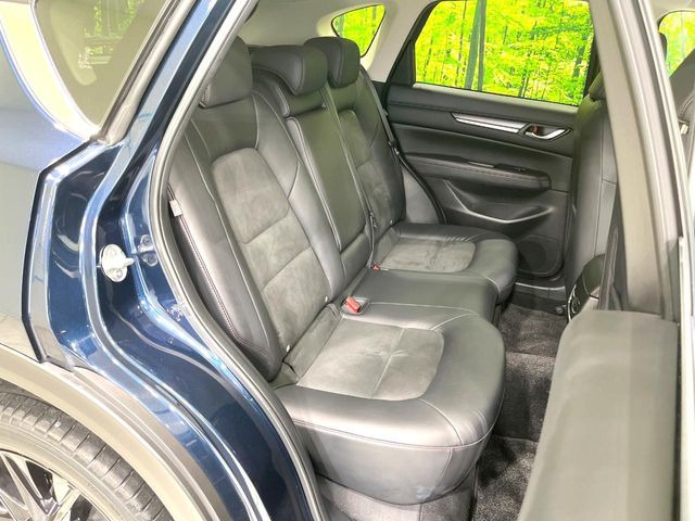 ドライバーによって運転しやすいポジションは異なり、あの車はどうなのか不安なこともありますよね。気になるお車は店頭で乗り込んでご確認いただけます♪