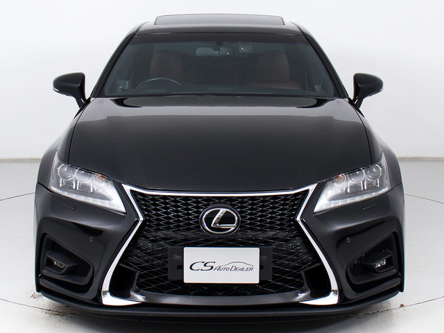 禁煙車です!室内は嫌なニオイも無く、すごく綺麗な状態です!禁煙車・・特にセダンタイプのお車では少ないですよね!!タバコのニオイが苦手なお客様必見です!快適にご乗車頂けます!!