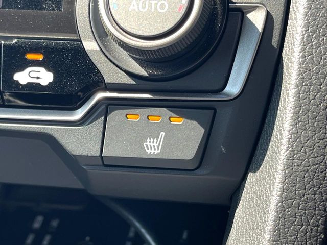 【シートヒーター】寒い日に重宝するシートヒーター!エアコンより早く温まってくれるので寒がりの人も安心ですね♪エアコンの温風は乾燥するから苦手、という方にもをおすすめです。