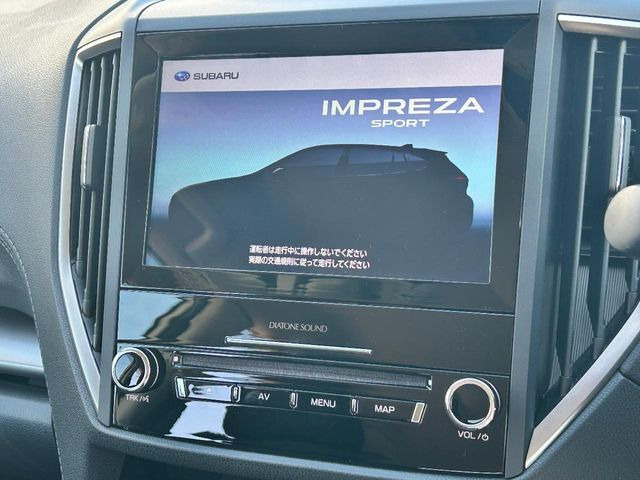 【純正ビルトインナビ】インテリアに溶け込むスタイリッシュな「専用設計ナビ」を装備♪視認性や操作性など基本性能にも優れ、より上質なカーライフをお楽しみいただけます。