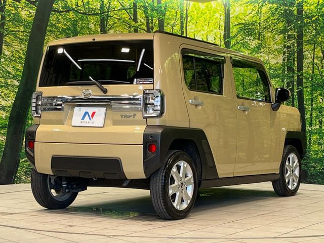 ��D�]�𒸂��Ă���܂��{�f�B�̒e�X�v���b�V���R�[�g���D�]��t���B�ʏ�̃K���X�R�[�g�ƈقȂ�A�ϋv�N��6�N�̖��@���K���X�R�[�e�B���O���A�{�f�B���L���C�ȏ�Ԃɕۂ��Ă���܂��B