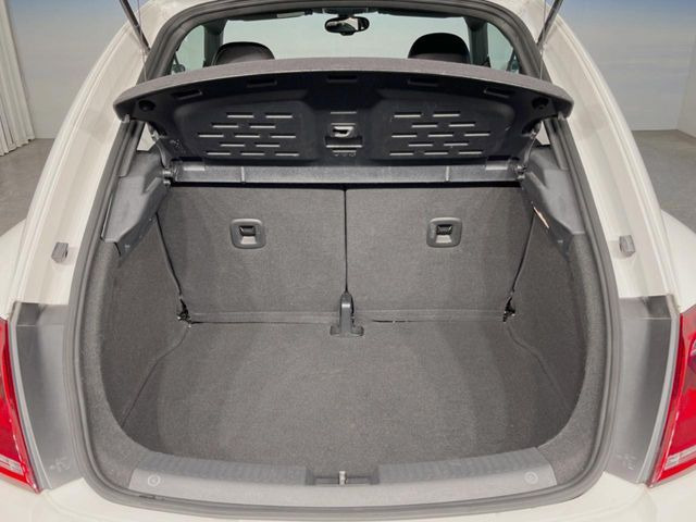 ●トランクルーム:趣味が広がる収容スペース!これだけの広さがあればお買い物やレジャーなどにも最適です!使用感も少なくきれいな状態を維持しております。