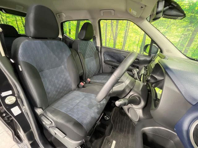 運転席シート廻りは使用感も少なく、良好な状態となっています。丁寧に使われていたことがよくわかりますね。