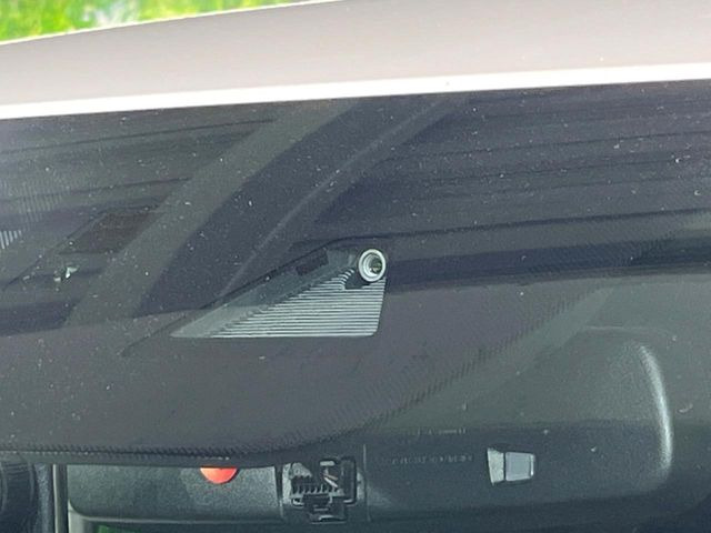 �yi-ACTIVESENSE�z���s���ɑO���̎ԗ�����F�����A�Փ˂������Ȏ��͌x��ƃu���[�L�ŏՓˉ���Ɣ�Q�y�����A�V�X�g�B�����S�Ƀh���C�u�����y���݂��������܂��B