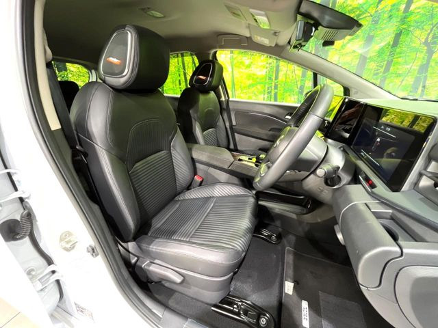 �y�n�[�t���U�[�V�[�g�z�������ƍ���S�n�𗼗������l�C�̃V�[�g���w�ʁE���ʂ̃t�@�u���b�N�f�ނ́A�ʋC���̗ǂ��⊊��ɂ����ɗD��Ă��܂��B�C���╞���ɍ��E���ꂸ���K�ɂ���肢�������܂��B