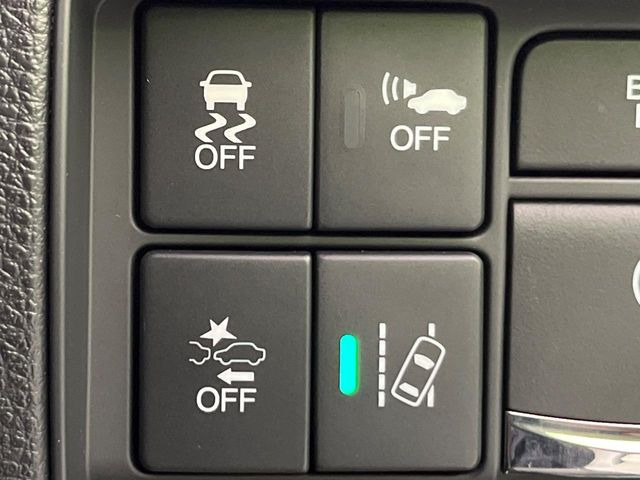 �y�z���_�Z���V���O�z���s���ɑO���̎ԗ�����F�����A�Փ˂������Ȏ��͌x��ƃu���[�L�ŏՓˉ���Ɣ�Q�y�����A�V�X�g�B�����S�Ƀh���C�u�����y���݂��������܂��B