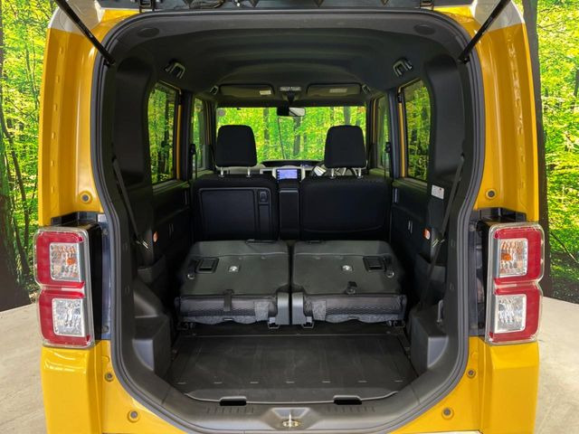 後席を格納すると、これだけの広さが!シーンに合わせたシートアレンジで、大きな荷物も積むことが出来ます♪