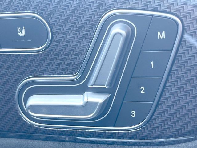 ●パワーシート:シート位置の“前後と背もたれの“角度の微調整が可能となります。手動設定のシートよりも、より細やかな設定ができるのがポイントです。