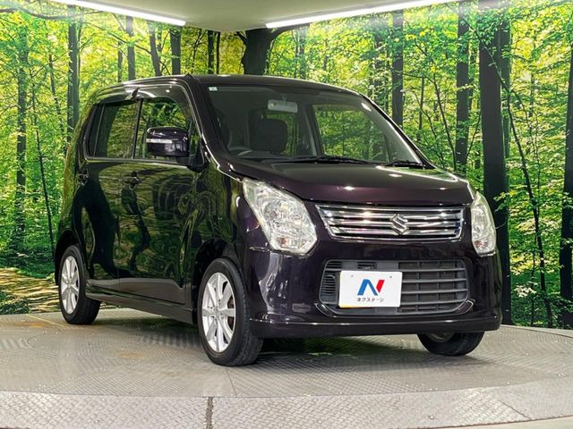 高透明度のガラス皮膜で撥水はもちろん、上質なツヤ・光沢を実現。紫外線や酸性雨から大切な愛車を保護し、色あせ・劣化を防止。「弾スプラッシュコート」、「弾プリミッサコート」からお選びいただけます。