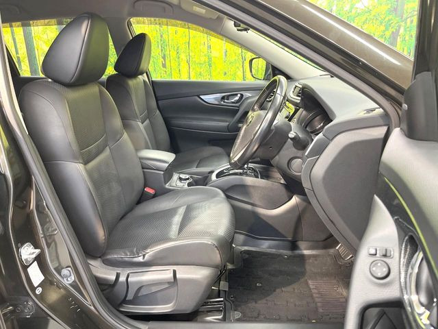 【撥水シート】スノボやダイビング等でありがちな汚れや濡れも心配無用の撥水シート♪雨の日に傘や荷物でシートが濡れたり、飲み物をこぼしたりした時もサッと拭いてきれいになるから大助かり♪