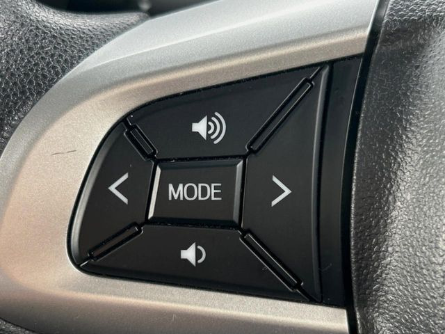 【ステアリングスイッチ】運転中、前方から目線をそらすことなく、オーディオ等の操作が可能な便利機能!安心&快適なドライブを演出してくれます♪