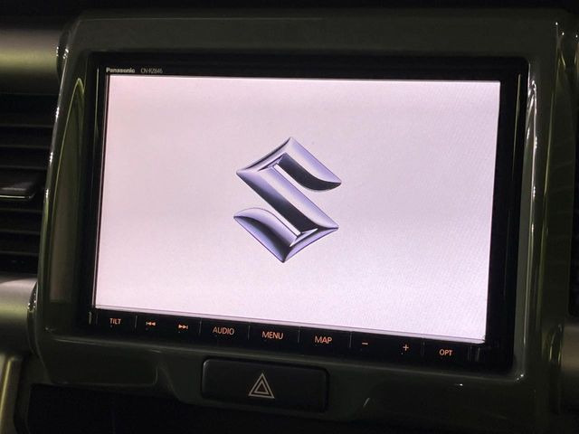 �y�����i�r�z�l�C�̏����i�r�𑕔����Ă���܂��B�i�r�̎g���₷���͂������A�I�[�f�B�I�@�\���[��!�L�����v�◷�s�͂������A�ʋ΂┃�����ȂǕ��i�̃h���C�u���y�����Ȃ�͂���