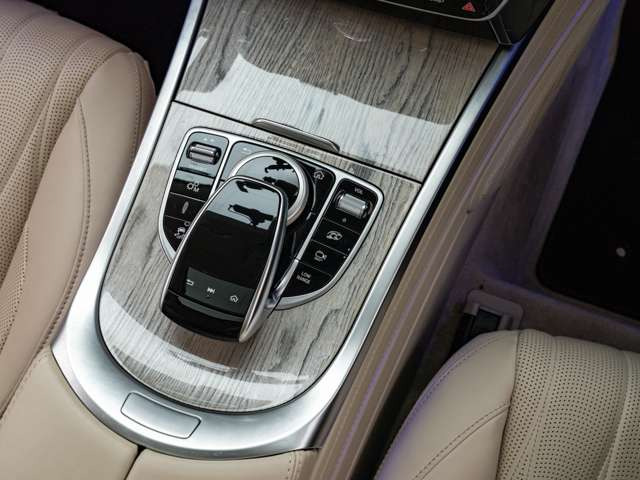 �y �J�X�^�}�C�Y �z��ȃJ���[�����O�͔������郉�b�s���O���������߁B�O��̃o���p�[�ƐF���������ăp���_�̂悤�ȃc�[�g��(�c�[�g�[��)�̎d�l�ɂ��Ă������ł���B�����k���҂����Ă���܂��B