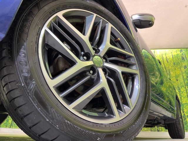 【純正19インチアルミホイール】外観にマッチした純正アルミホイールを装着しております。各種社外アルミホイールや、スタッドレスタイヤも取扱いしております。是非ご相談ください♪