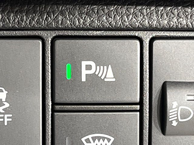 【コーナーセンサー】バンパーに付いたセンサーが障害物を検知!一定の距離に近づくとアラートで教えてくれます♪狭い駐車スペースや車庫入れ時も安心ですね☆