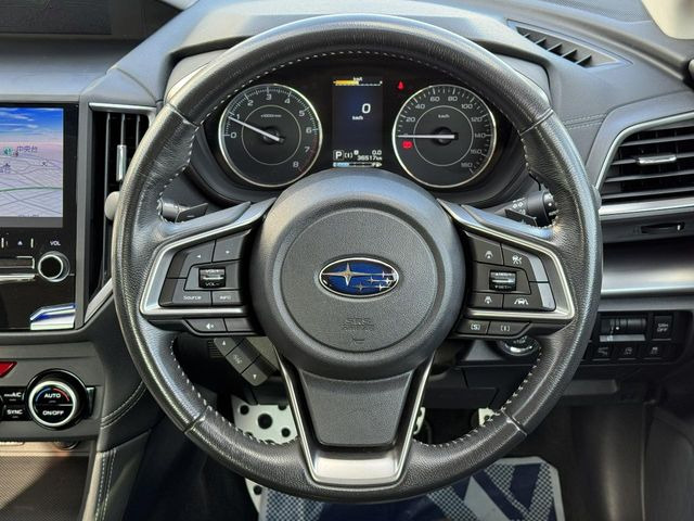 �y�����v�����X�e�A�����O�z�㎿�Ȋv���g�p���邱�ƂŁA��ɂ����������݂ƂĂ��^�]���₷���n���h���ł���