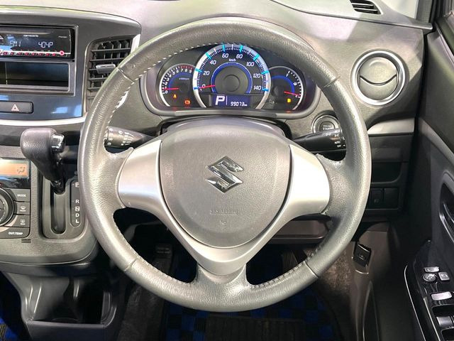 �y�����v�����X�e�A�����O�z�㎿�Ȋv���g�p���邱�ƂŁA��ɂ����������݂ƂĂ��^�]���₷���n���h���ł���