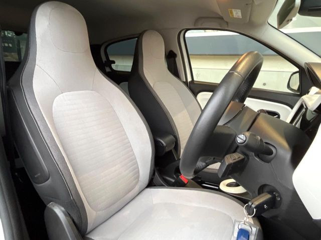 ●シートの使用感:破れ・へたりも少なく、ご覧の通りきれいな状態を維持しております。また、室内クリーニング・コーティングもご用命いただけます。