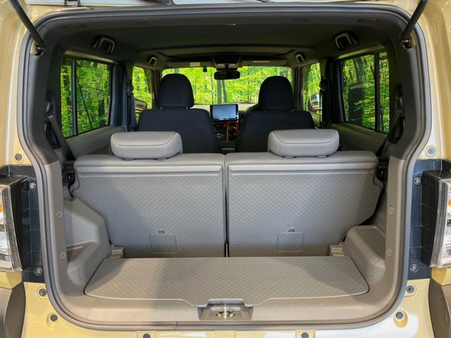 ���i�̂���������ʋ΁A���}���ɏ\���ȉ׎��X�y�[�X���m�ۂ��Ă���܂��B�Z�J���h�V�[�g��|���ƁA�傫�ȉו��̐ύڂ��\�ł���