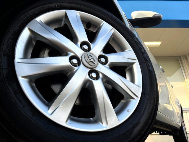 �y����15�C���`�A���~�z�C�[���z�O�ςɃ}�b�`���������A���~�z�C�[���𑕒����Ă���܂��B�e��ЊO�A���~�z�C�[����A�X�^�b�h���X�^�C�����戵�����Ă���܂��B���񂲑��k����������