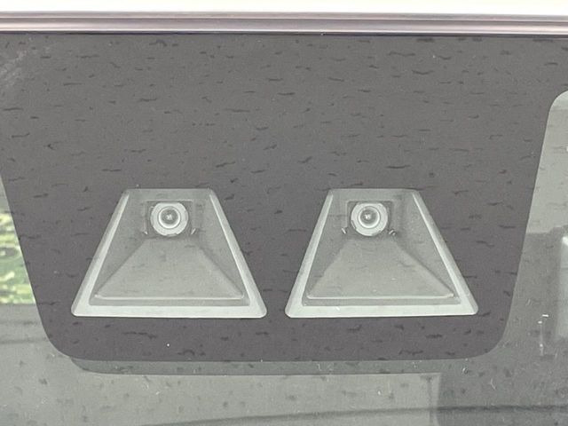 �y�g���^�Z�[�t�e�B�Z���X�z���s���ɑO���̎ԗ�����F�����A�Փ˂������Ȏ��͌x��ƃu���[�L�ŏՓˉ���Ɣ�Q�y�����A�V�X�g�B�����S�Ƀh���C�u�����y���݂��������܂��B