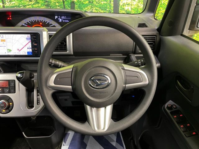 ステアリングも使用感が少なく、きれいな状態となっております♪