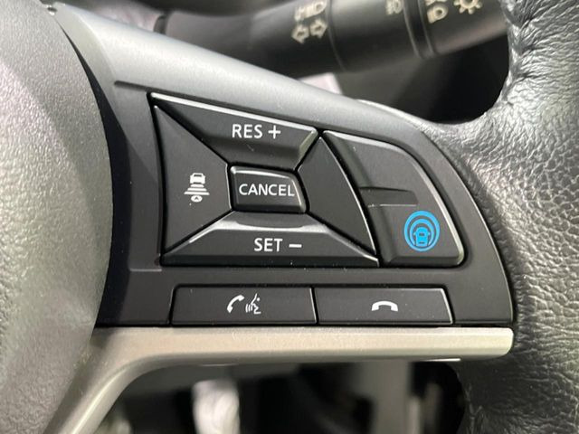 【プロパイロット】高速道路での長距離走行が楽に!!渋滞時と巡回走行のシーンで、アクセル・ブレーキ・ステアリングを自動で制御し、長距離運転の負担を軽減してくれます♪