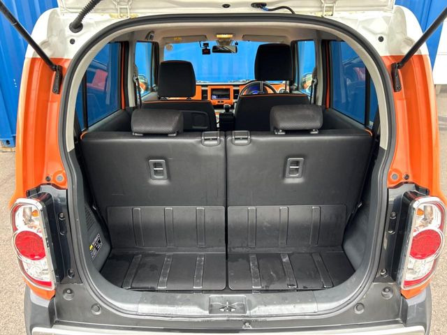 ���i�̂���������ʋ΁A���}���ɏ\���ȉ׎��X�y�[�X���m�ۂ��Ă���܂��B�Z�J���h�V�[�g��|���ƁA�傫�ȉו��̐ύڂ��\�ł���