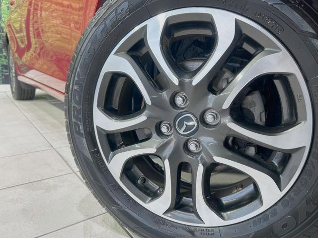 �y����16�C���`�A���~�z�C�[���z�O�ςɃ}�b�`���������A���~�z�C�[���𑕒����Ă���܂��B�e��ЊO�A���~�z�C�[����A�X�^�b�h���X�^�C�����戵�����Ă���܂��B���񂲑��k����������