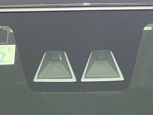 �y�X�}�[�g�A�V�X�g�z���s���ɑO���̎ԗ�����F�����A�Փ˂������Ȏ��͌x��ƃu���[�L�ŏՓˉ���Ɣ�Q�y�����A�V�X�g�B�����S�Ƀh���C�u�����y���݂��������܂��B