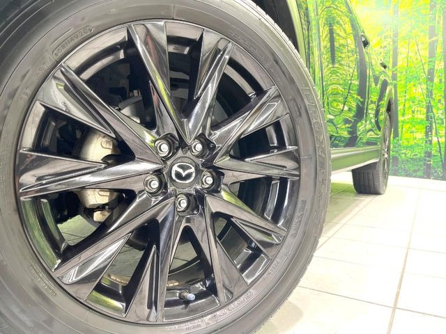 【純正19インチアルミホイール】外観にマッチした純正アルミホイールを装着しております。各種社外アルミホイールや、スタッドレスタイヤも取扱いしております。是非ご相談ください♪