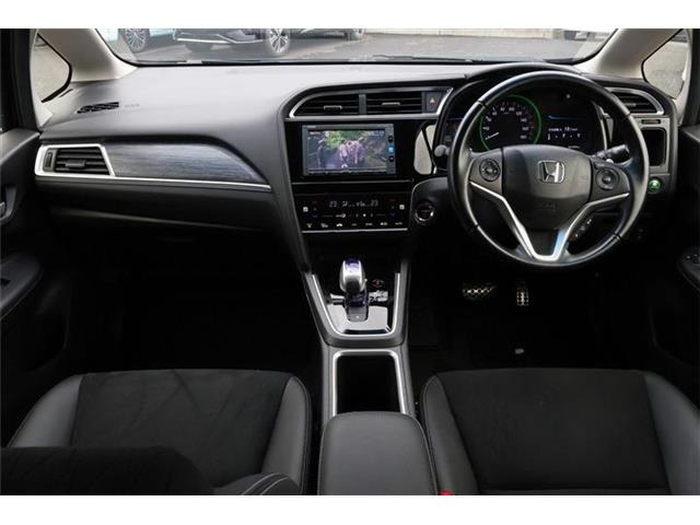 シャトル1.5 ハイブリッド Z