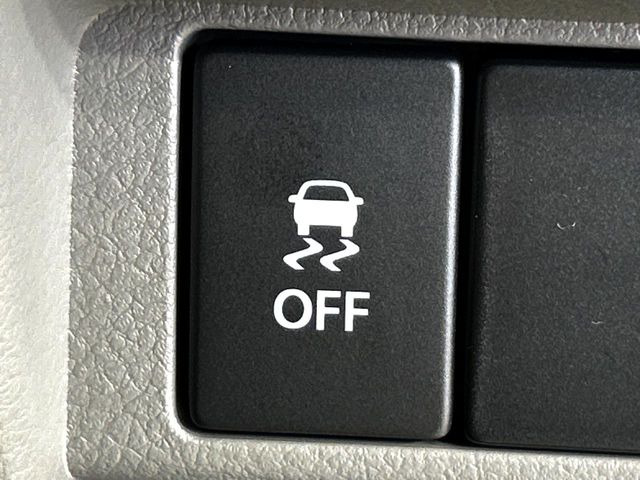 �y������h�~���u�z�ԗ��̉���������m����ƁA�����I�Ɏԗ��̐i�s������ۂ悤�Ɏԗ��𐧌䂵�܂��B�J�̓��ȂǊ���₷���H�ʏ󋵂ł����S�ȉ^�]���\�ł��B