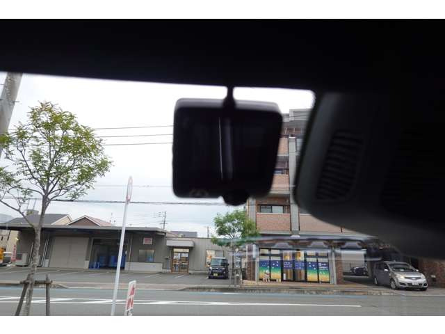 �����Z�f�X�����E�O��2�J�����h���C�u���R�[�_�[�B